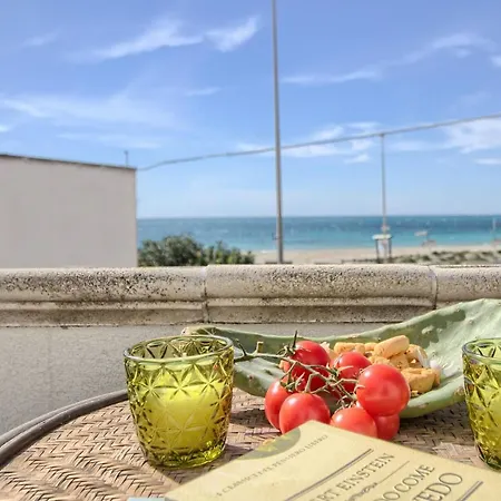 Holiday home Front Beach